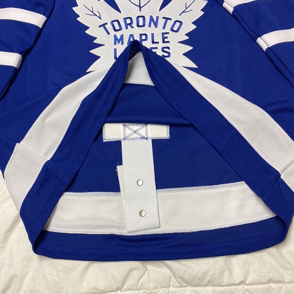 Toronto Maple Leafs John Tavares Home Jersey Size 44 - Picture 3 of 4